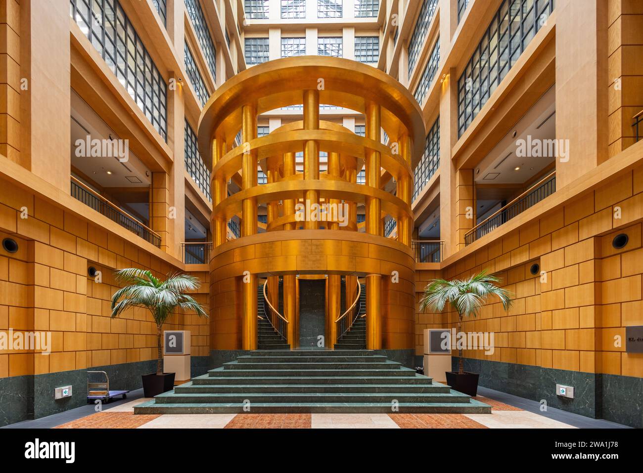 Hyatt Regency Fukuoka Hotel maintenant The Basics Fukuoka Hotel, conçu par Michael graves dans le style postmoderne postmodernisme architecture modernisme Banque D'Images