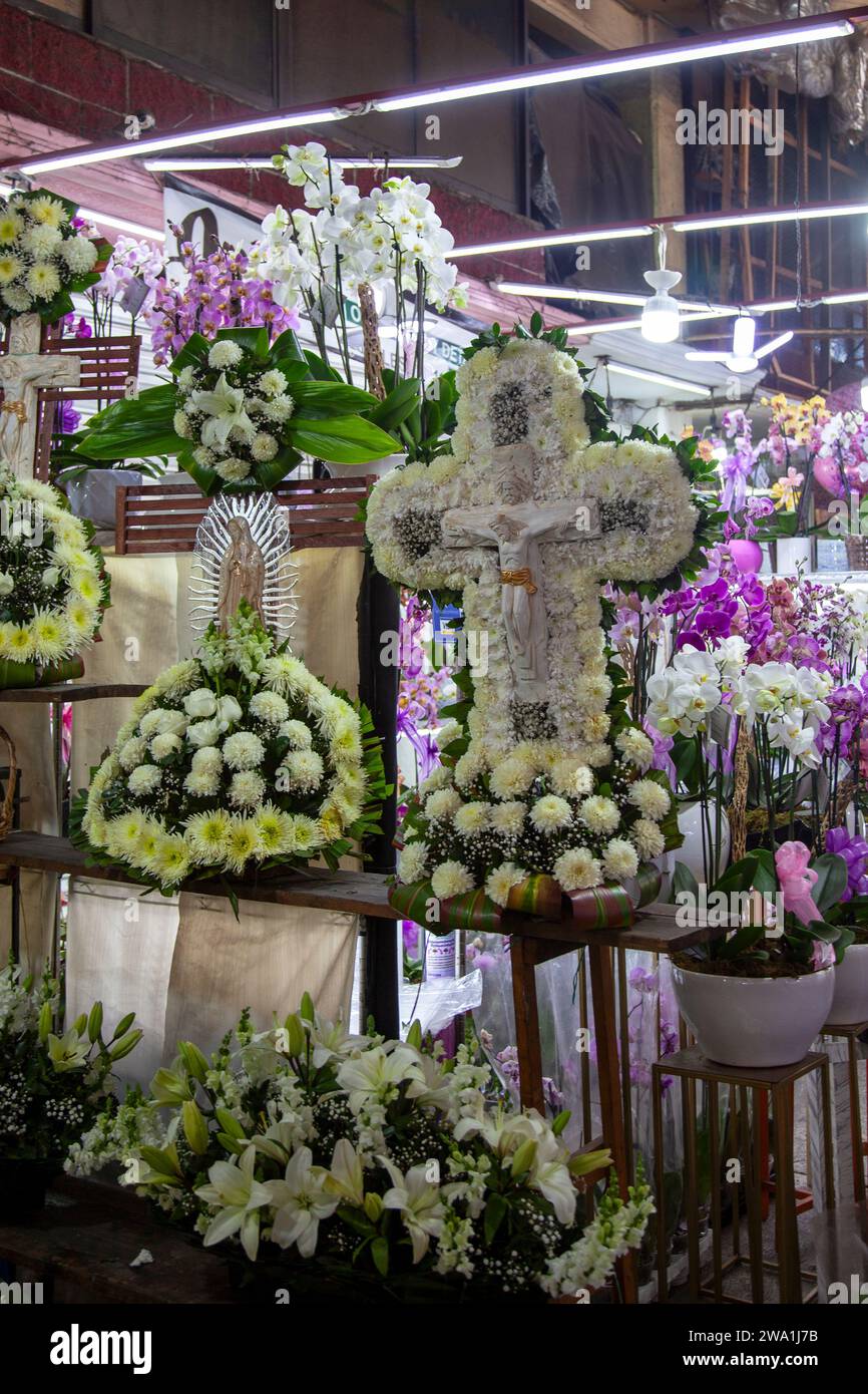 Arrangements floraux à vendre au Jamaica Market à Mexico, Mexique Banque D'Images