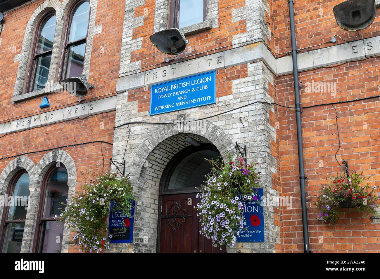 Fowey Cornwall, Légion royale britannique et bâtiment de l'institut des hommes de travail sur le quai de la ville, Angleterre, Royaume-Uni, 2023 Banque D'Images