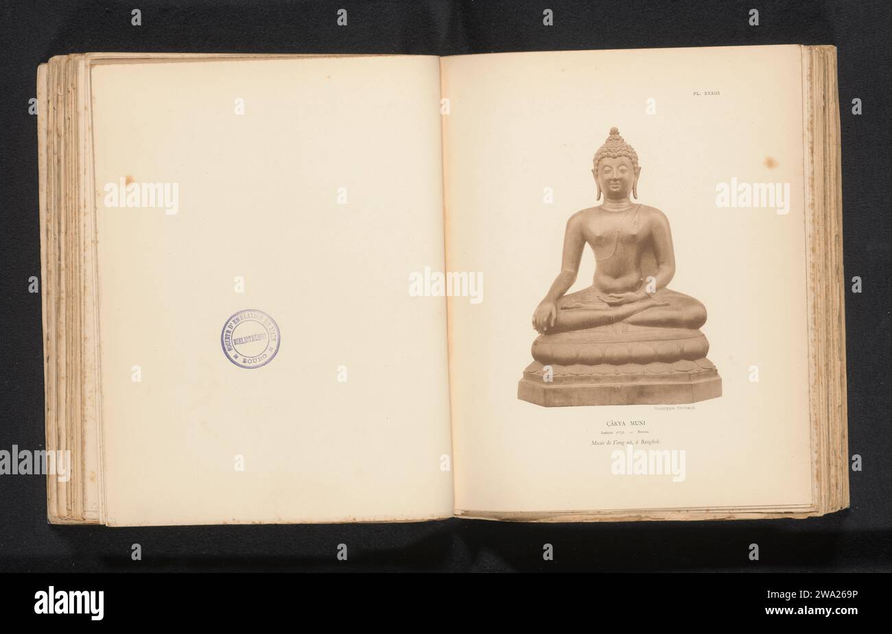 Sculpture de Bouddha, Michel Berthaud, c. 1890 - en 1895 ou avant impression photomécanique sur papier représentations collotypes  dieux, demi-dieux, héros, etc (Hindouisme, bouddhisme, jaïnisme) Banque D'Images