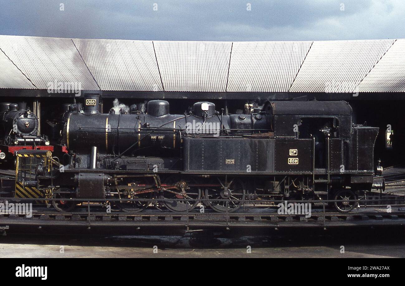Voyage de 12 jours en France, en Espagne et au Portugal photographiant des machines à vapeur. Avril 1971 Banque D'Images
