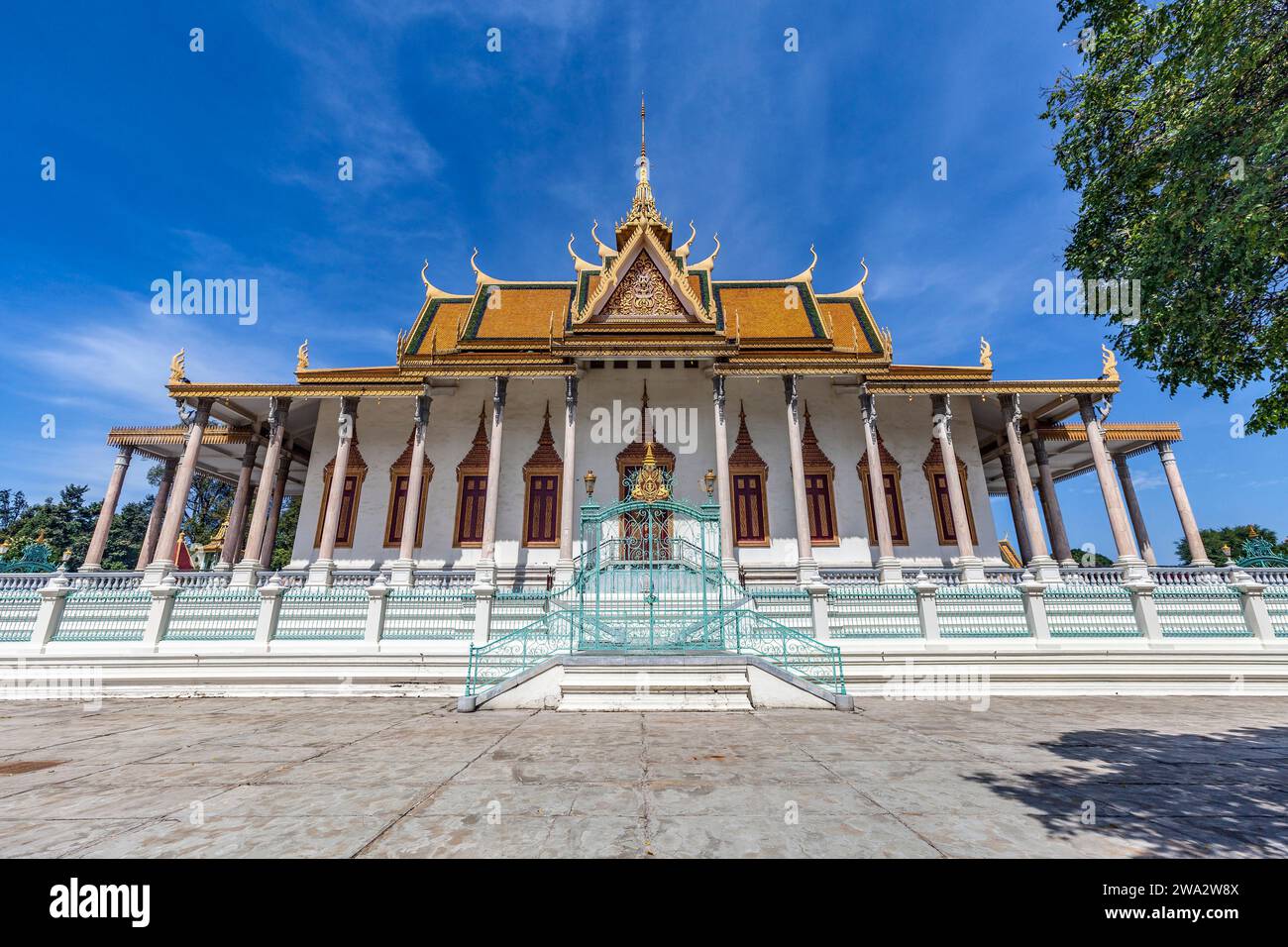 Temple du Bouddha d'Émeraude, également connu sous le nom de pagode d'argent, dans le Palais Royal de Phnom Penh, Cambodge Banque D'Images