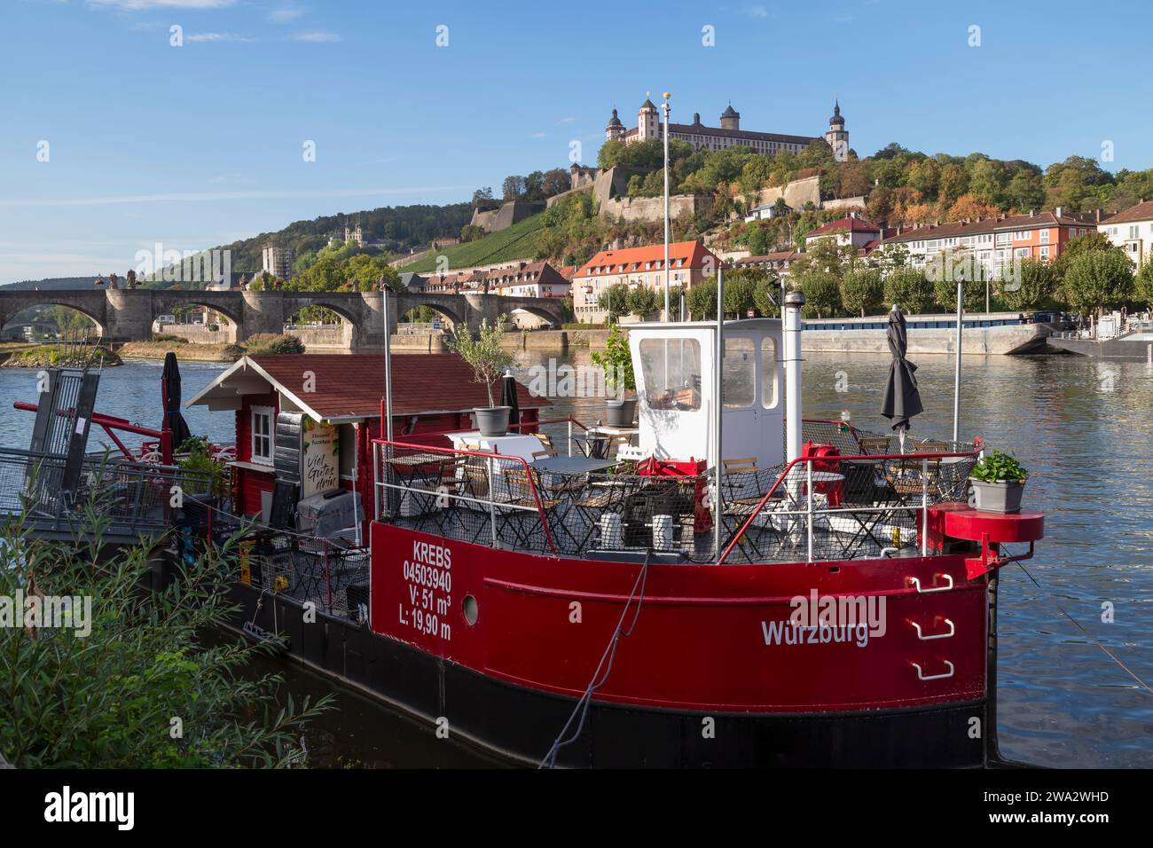 Restaurant de poissons - Fischbar zum Krebs, sur la rivière main dans la ville de Wurzburg. Banque D'Images