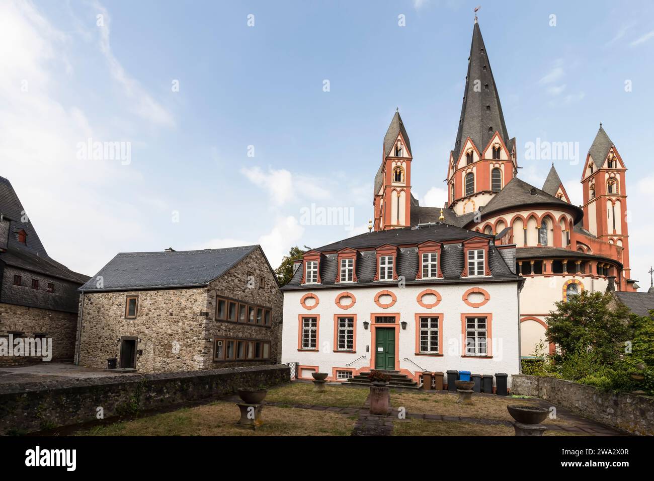 Vieille cathédrale colorée dans le Limburg an der Lahn. Banque D'Images