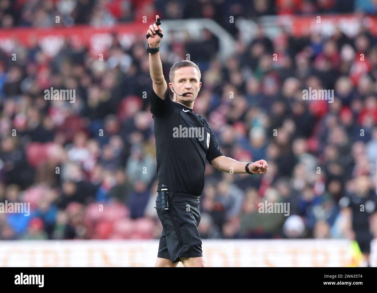 Middlesbrough, Royaume-Uni. 01 janvier 2024. Arbitre David Webb lors du Sky Bet Championship Match Middlesbrough vs Coventry City au Riverside Stadium, Middlesbrough, Royaume-Uni, le 1 janvier 2024 (photo de Nigel Roddis/News Images) à Middlesbrough, Royaume-Uni le 1/1/2024. (Photo Nigel Roddis/News Images/Sipa USA) crédit : SIPA USA/Alamy Live News Banque D'Images