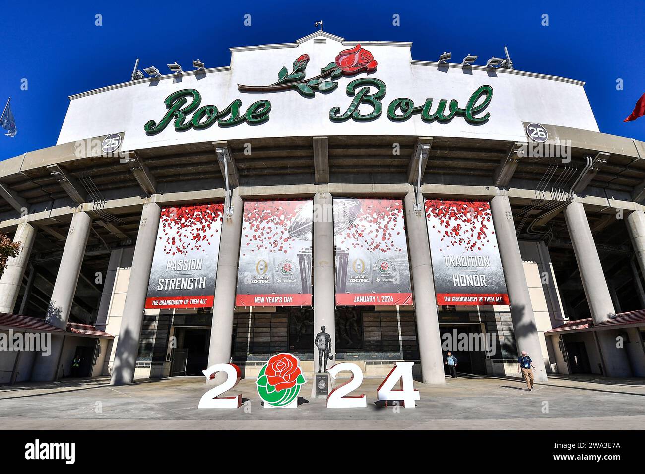 Pasadena, Californie. 1 janvier 2024. Vues du Rose Bow Stadium avant le 110e match de football du Rose Bowl CFP National semi final College entre l'Alabama Crimson Tide et les Michigan Wolverines au Rose Bowl le 02 janvier 2024 à Pasadena, Californie. Crédit photo obligatoire : Louis Lopez/Cal Sport Media/Alamy Live News Banque D'Images