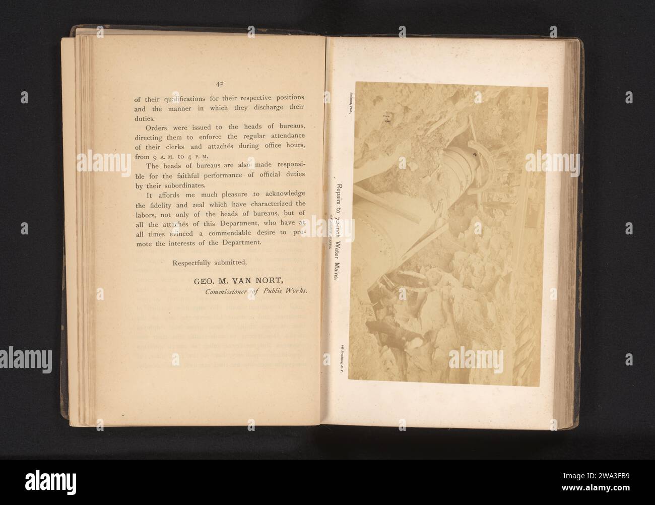 Réparations des réseaux d'eau de 72 pouces, George Gardner Rockwood, c. 1868 - en ou avant 1872 photographie New York (ville) support photographique système de tuyaux d'impression à l'albumine ( approvisionnement en eau). chantier Banque D'Images