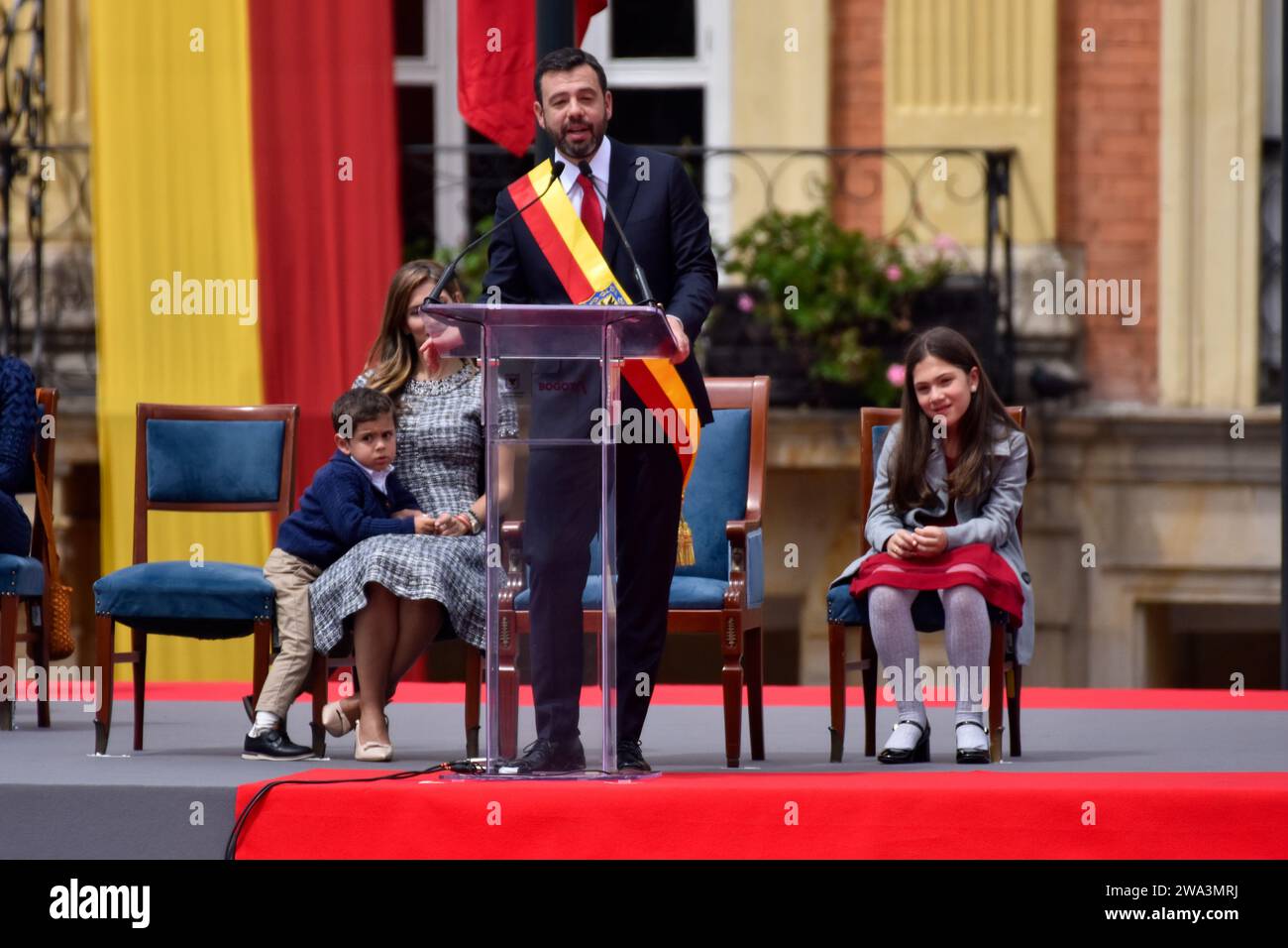 Bogota, Colombie. 01 janvier 2024. Carlos Fernando Galan, maire de Bogota, prête serment lors de sa cérémonie d'investiture à Bogota, plaza de Bolivar en Colombie, le 1 janvier 2024. Photo : Cristian Bayona/long Visual Press crédit : long Visual Press/Alamy Live News Banque D'Images