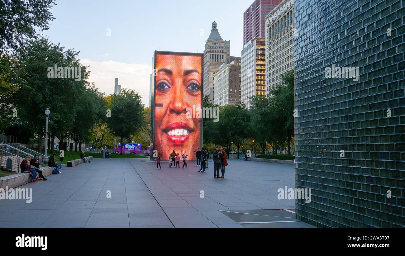 Crown Fountain, Millennium Park, Chicago, Illinois. L'eau a été coupée pour l'hiver. Banque D'Images