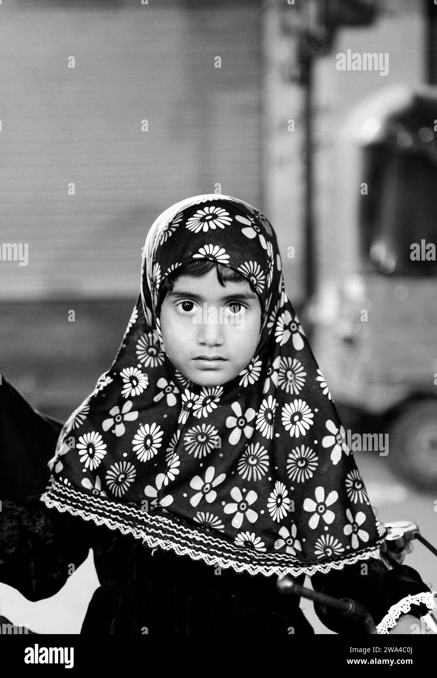 Portrait d'une jeune fille chiite portant le hijab. Hyderabad, Inde. Banque D'Images