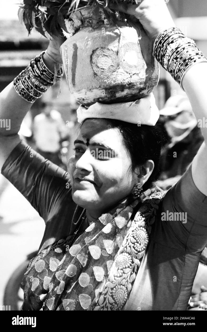 Célébrations du festival Durga dans les rues de Hyderabad, en Inde. Banque D'Images