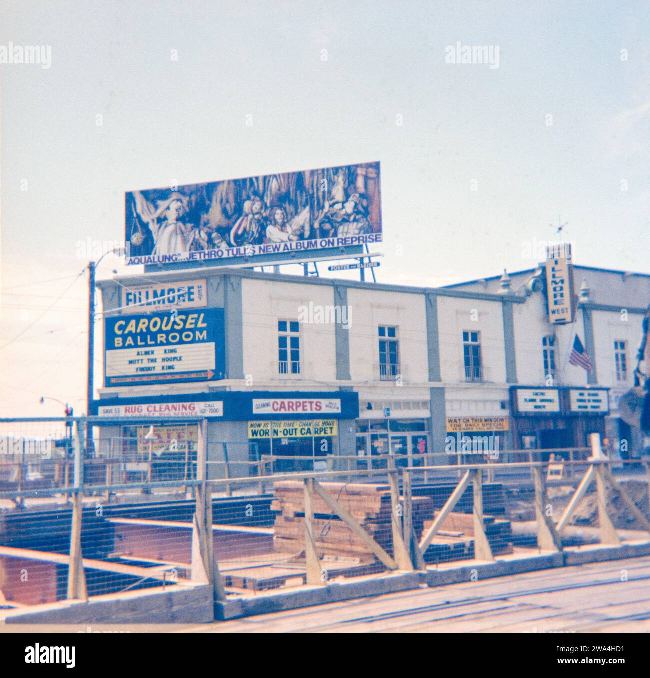 Le lieu de Fillmore East Rock à Manhattan à New York, photographié en 1971. Billboard pour le nouvel album de Jethro Tull annoncé. Banque D'Images