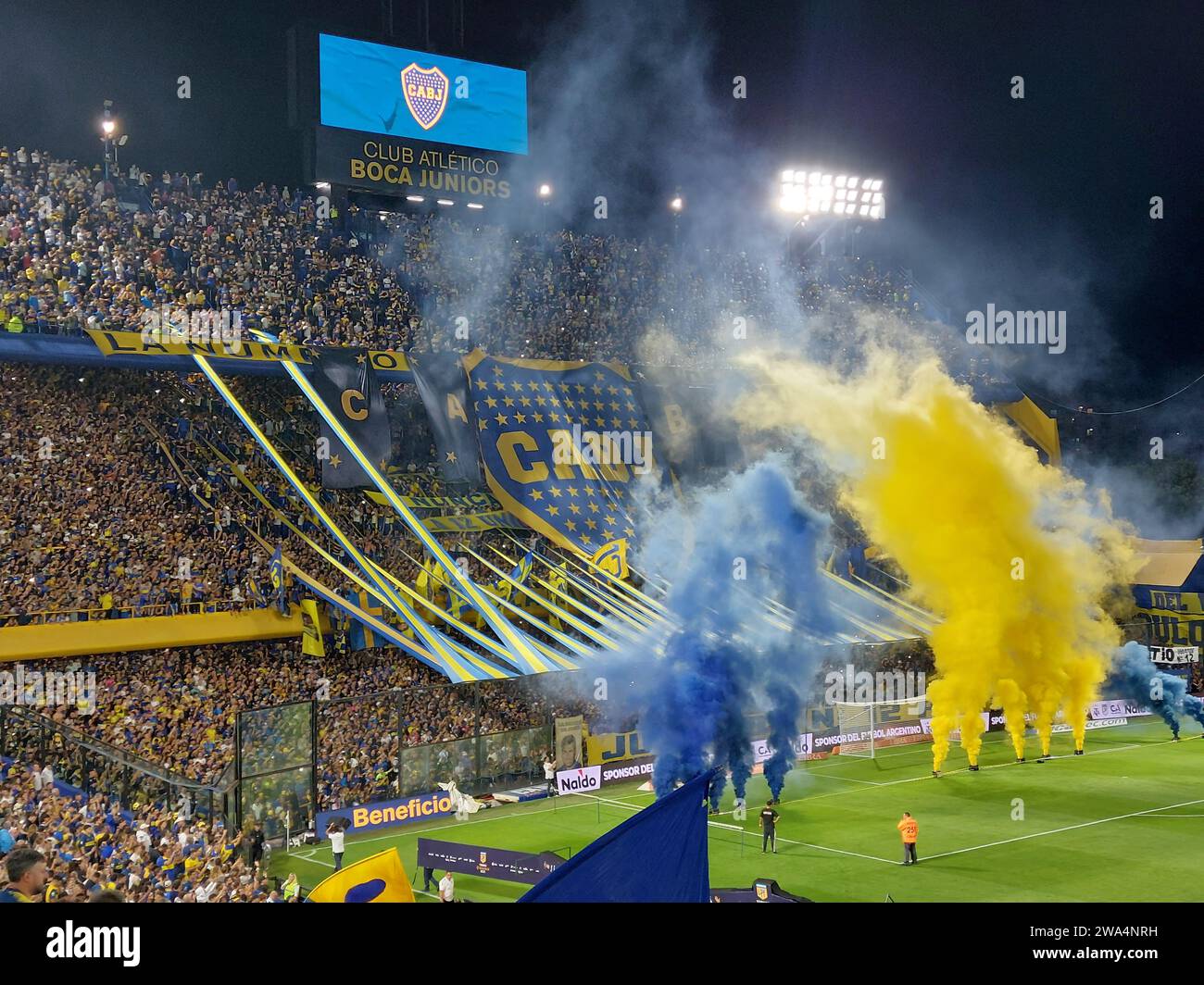 Buenos Aires, le 9 avril 2023. Fans de Boca Juniors lors du match entre Boca Juniors et Colon. Banque D'Images