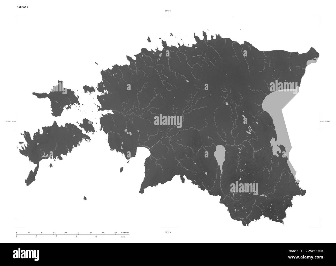 Forme d'une carte d'altitude en niveaux de gris avec les lacs et les rivières de l'Estonie, avec l'échelle de distance et les coordonnées de la frontière de la carte, isolé sur blanc Banque D'Images
