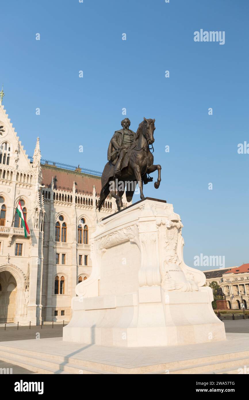 Hongrie, Budapest, statue du comte Gyula Andrassy, place du Parlement. Banque D'Images