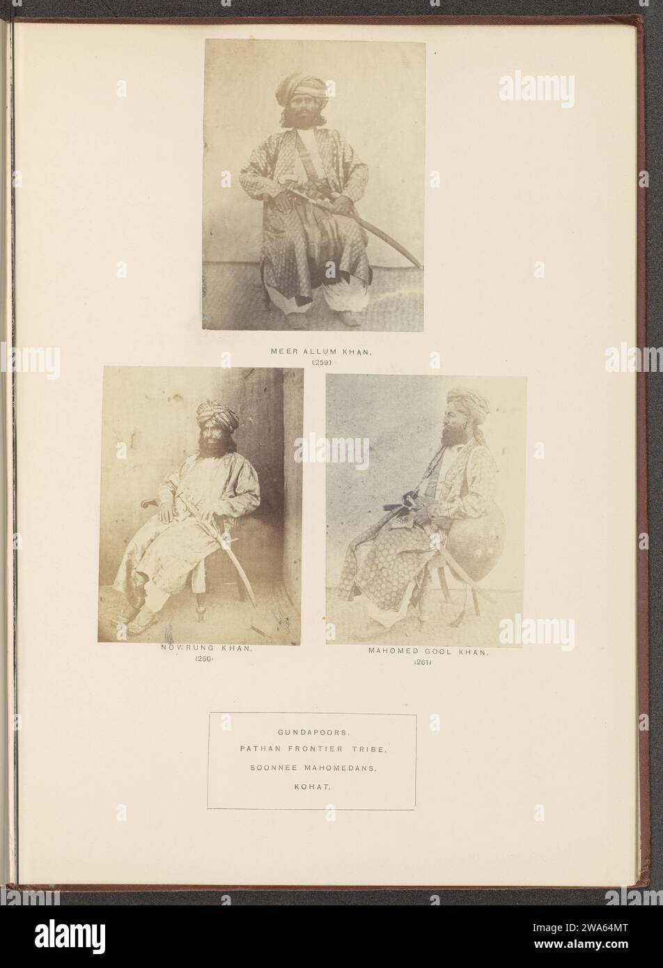 Trois portraits de chefs d'une tribu pachtoune de Kohat, vers 1862 - en 1872 ou avant, photographie Kohat support photographique albumen imprimer races humaines ; peuples ; nationalités. équipement de tête : turban. souverain, souverain. Hacking et propulser des armes (avec NOM) Banque D'Images