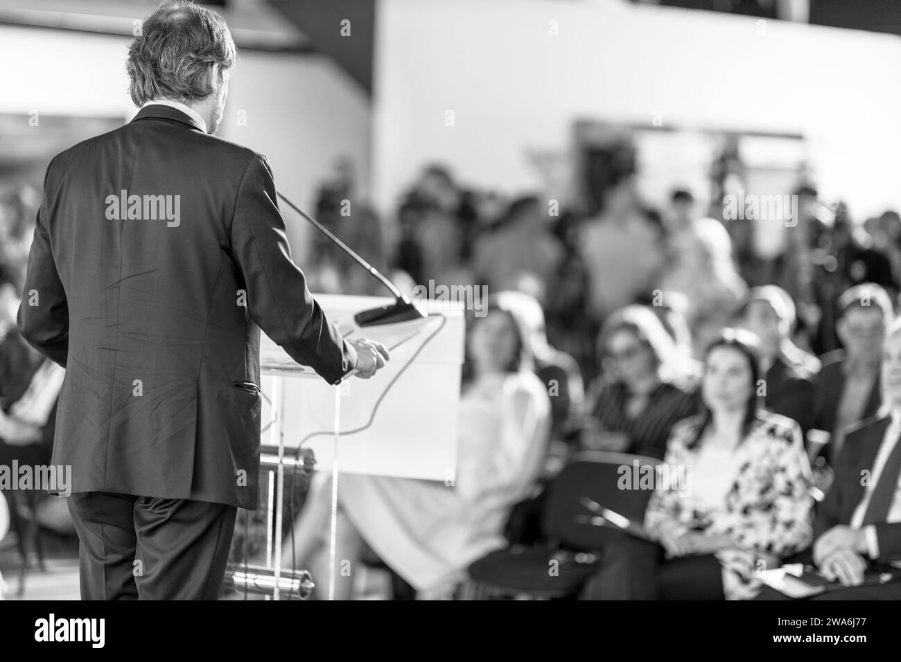 Conférence d'affaires, présentation d'entreprise, atelier, formation de coaching, conférence de presse, réunion d'entreprise, événement public ou politique. Prise de parole en public Banque D'Images