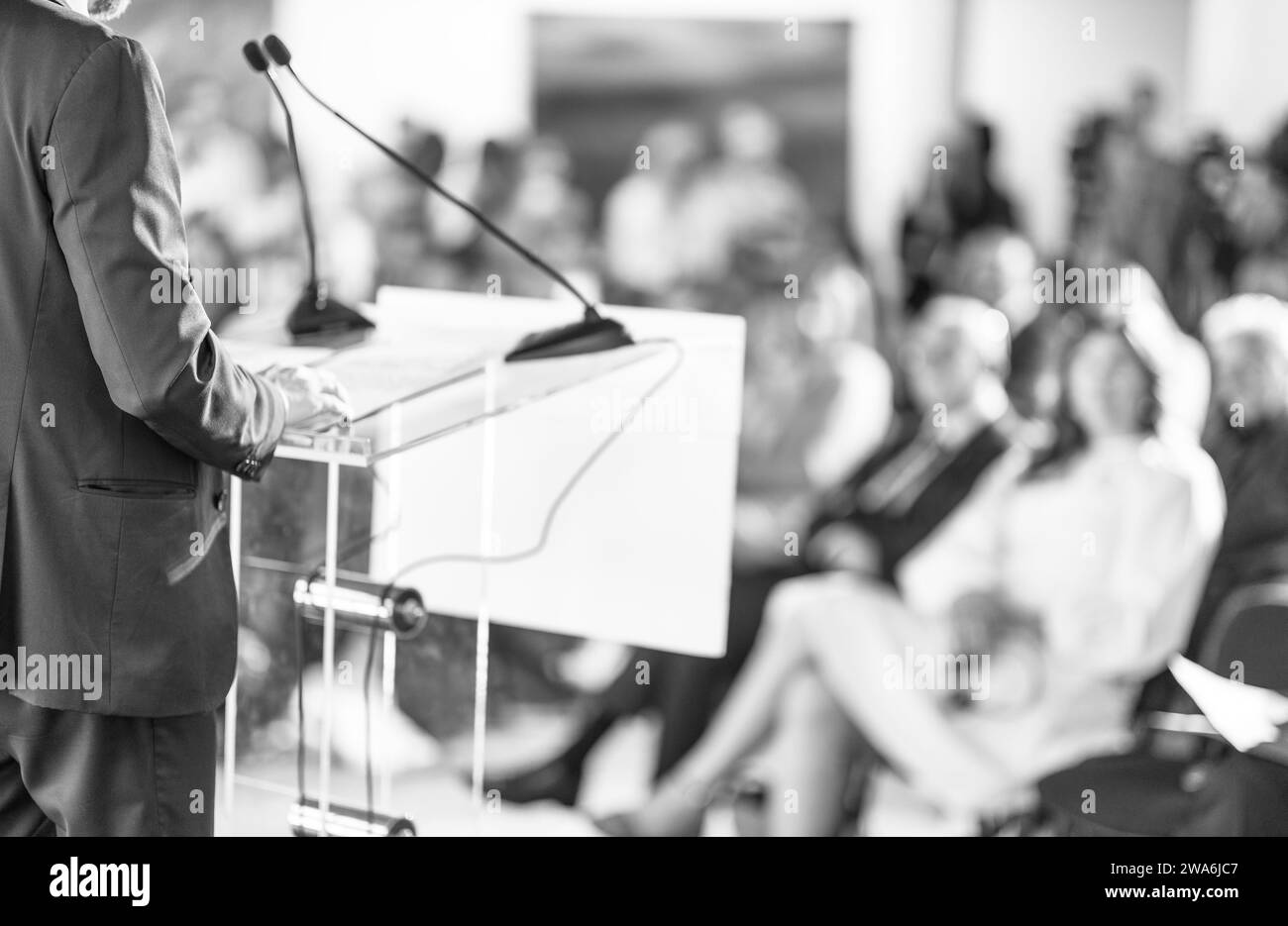 Conférence d'affaires, présentation d'entreprise, atelier, formation de coaching, conférence de presse, réunion d'entreprise, événement public ou politique. Prise de parole en public Banque D'Images
