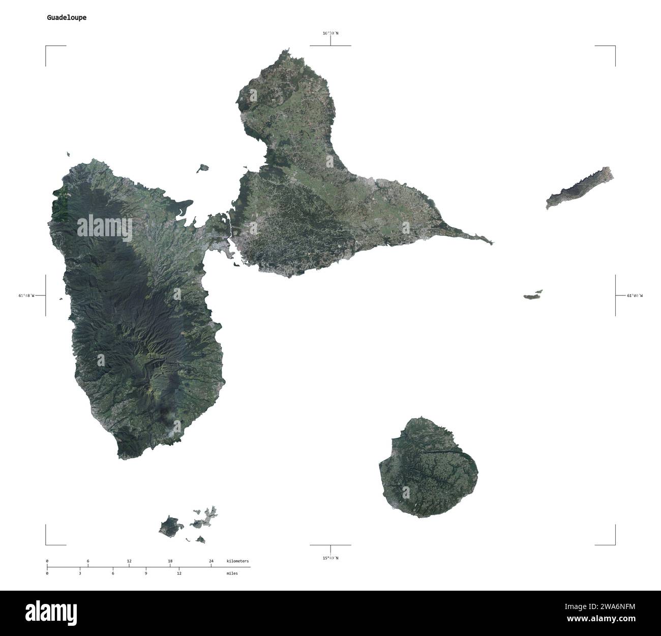Forme d'une carte satellite à haute résolution de la Guadeloupe, avec échelle de distance et coordonnées de la frontière de la carte, isolée sur blanc Banque D'Images