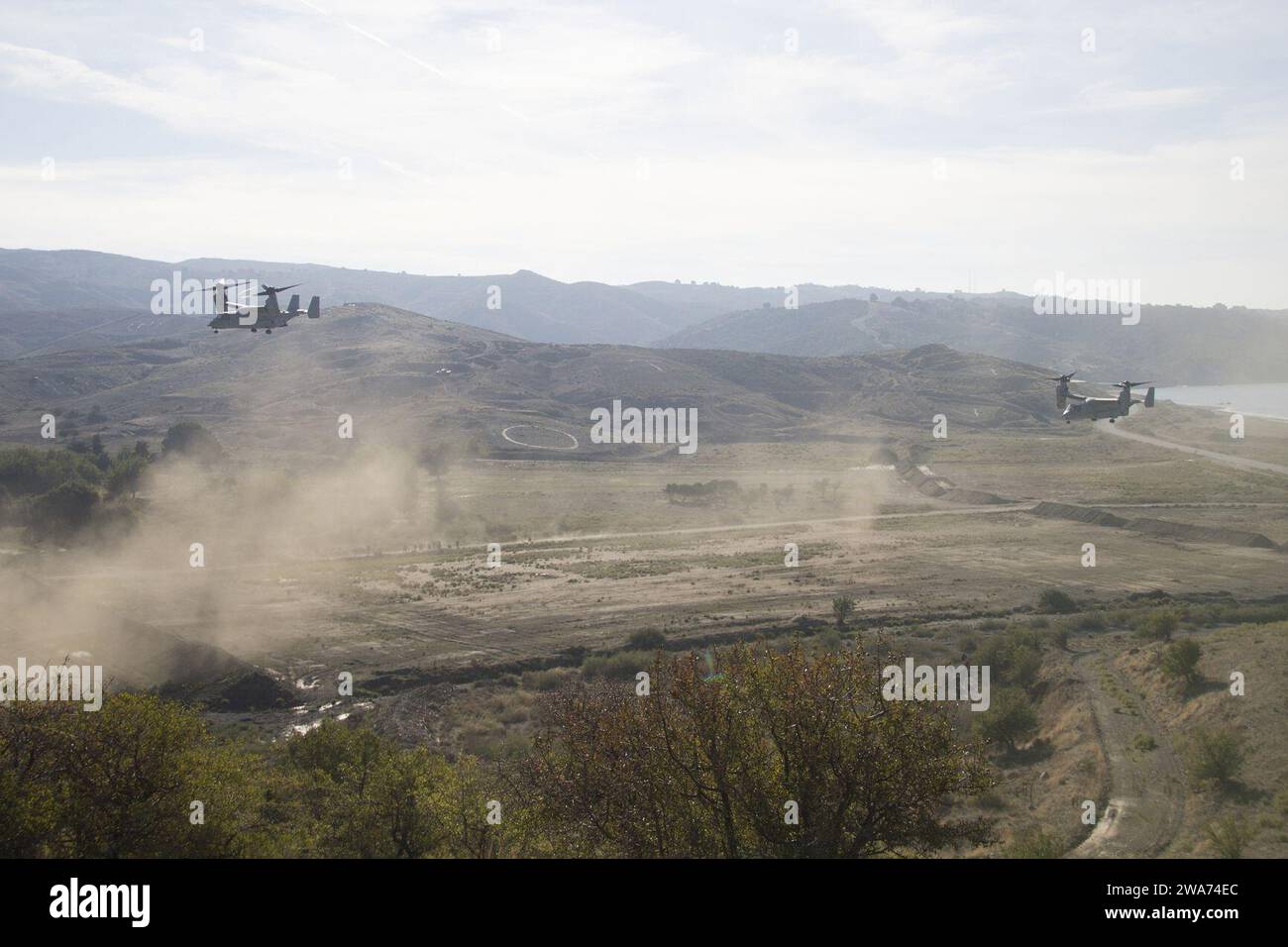 Forces militaires AMÉRICAINES. 151027OQ277-168 DOGANBEY, Turquie (27 octobre 2015) U.S. Marine MV-22B Osprey, affecté au Marine Medium Tiltrotor Squadron 162 (renforcé), 26th Marine Expeditionary Unit, décolle d'une zone de débarquement lors d'un assaut amphibie conjoint dans le cadre de l'exercice Egemen 2015 à Doganbey, Turquie, octobre 27. Egemen est un exercice amphibie dirigé et hébergé par la Turquie conçu pour augmenter les compétences tactiques et l'interopérabilité entre les participants. La 26e Marine Expeditionary Unit est déployée dans la zone de la 6e flotte pour soutenir les intérêts de sécurité nationale des États-Unis en Europe. (U.S. Marine C Banque D'Images