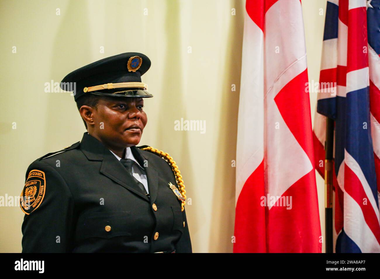 New York, New York, États-Unis. 2 janvier 2024. La Garde des Nations Unies est à l'attention lors d'une cérémonie d'installation du drapeau des 2024-25 membres nouvellement élus du Conseil de sécurité. Crédit : ZUMA Press, Inc./Alamy Live News Banque D'Images