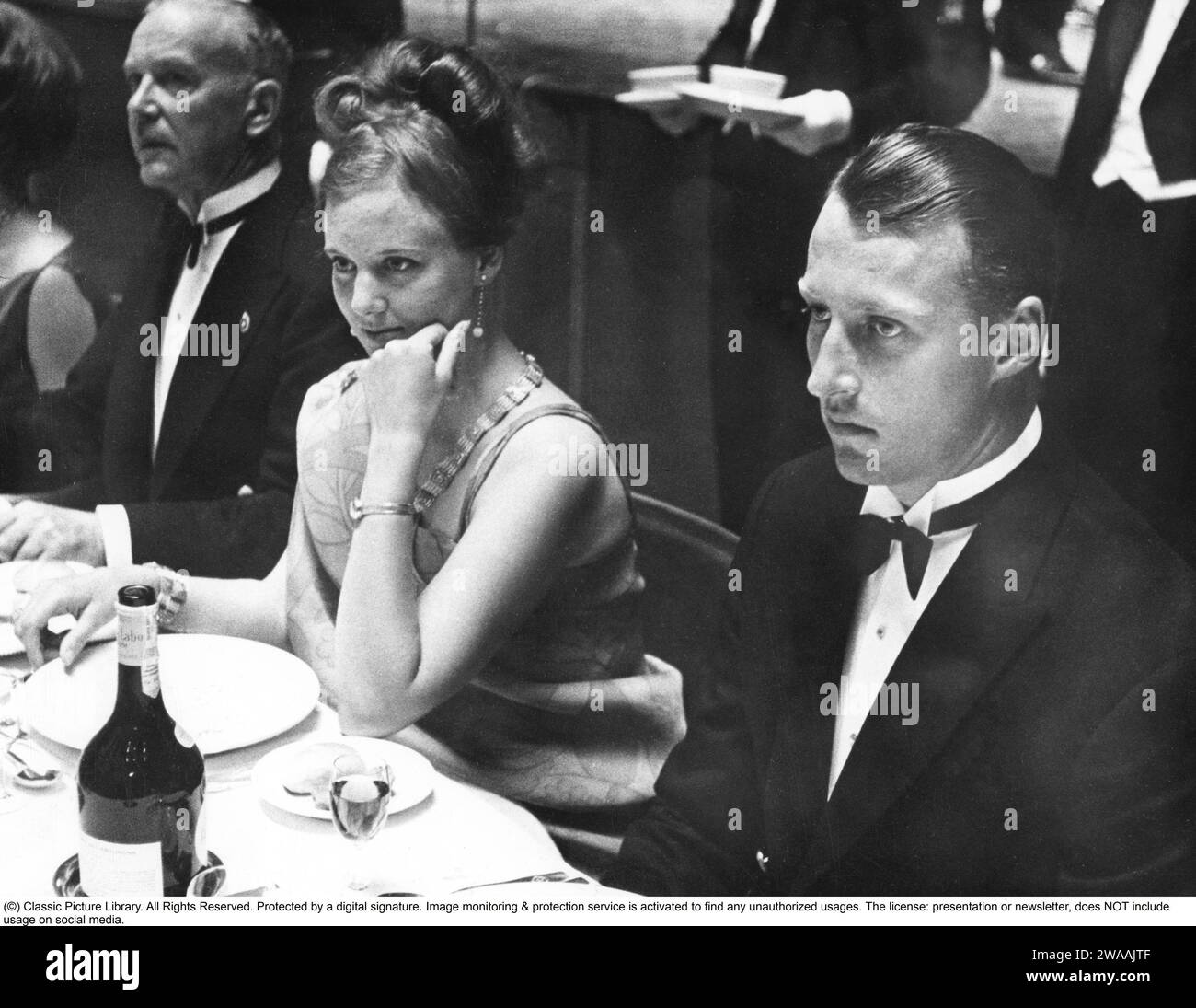 La reine Margrethe II de Danemark. Ici avec le prince héritier Harald de Norvège en visite à Stockholm Suède 1966. Banque D'Images