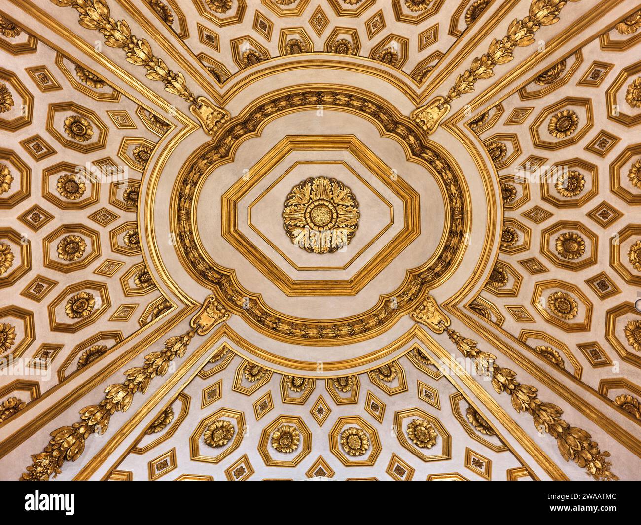 Plafond de la basilique papale de Santa Maria Maggiore (Sainte Marie majeure) dédié à la vierge Marie mère de Jésus, Rome, Italie. Banque D'Images