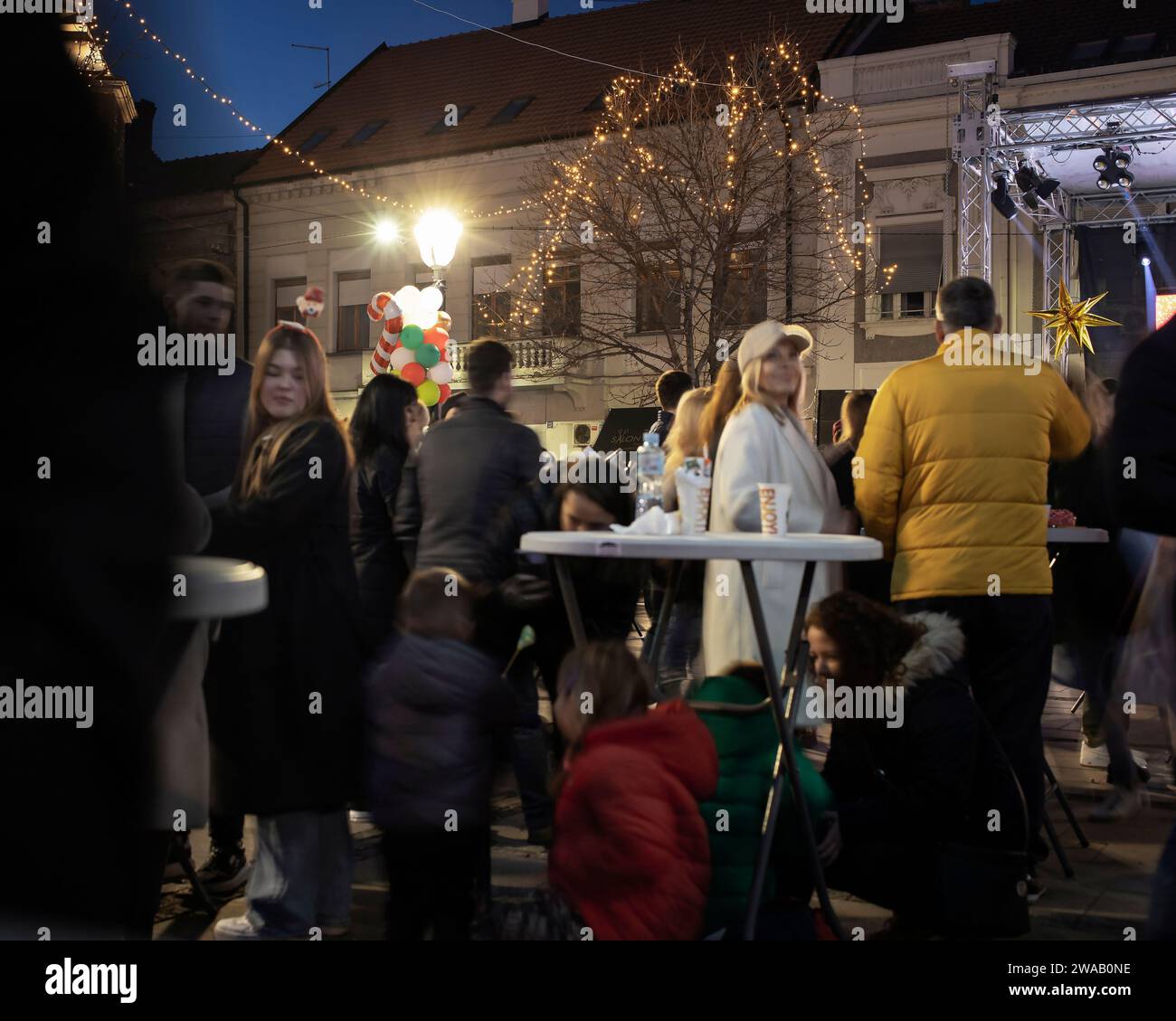 Belgrade, Serbie, 31 décembre 2023 : scène de la fête du nouvel an sur la Grande place de Zemun Banque D'Images