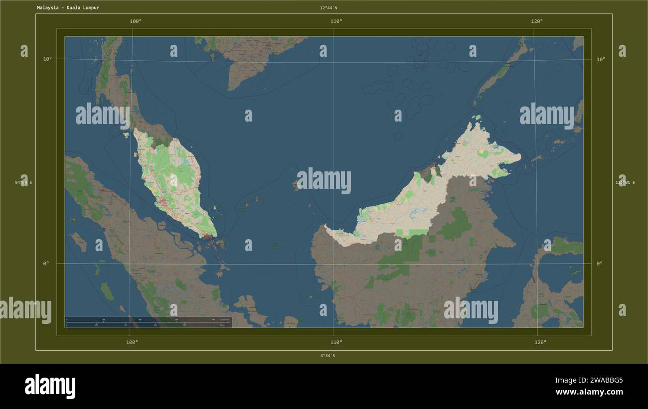 Malaisie mise en évidence sur une carte topographique de style OSM standard avec le point de la capitale du pays, la grille cartographique, l'échelle de distance et la frontière de la carte c Banque D'Images