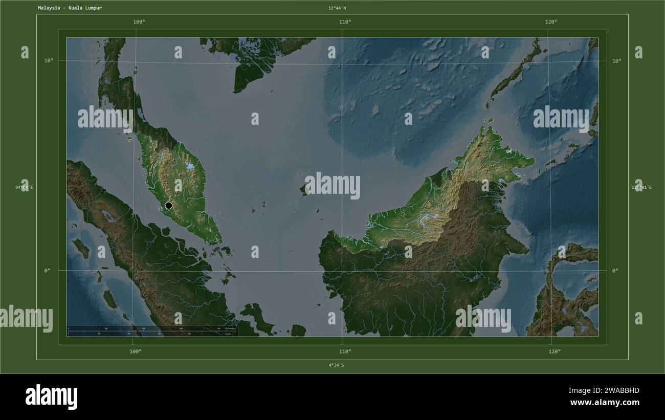 Malaisie mise en évidence sur une carte d'altitude couleur pâle avec des lacs et des rivières carte avec le point de la capitale du pays, grille cartographique, échelle de distance et Banque D'Images