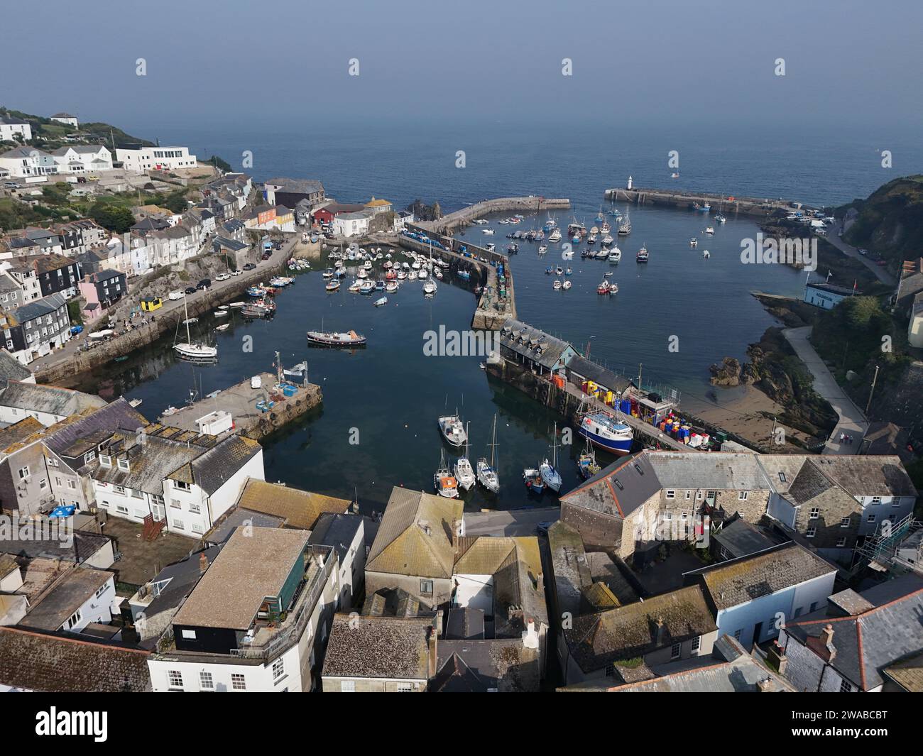Mevagissey village de pêcheurs pittoresque port Cornwall drone, aérien Banque D'Images