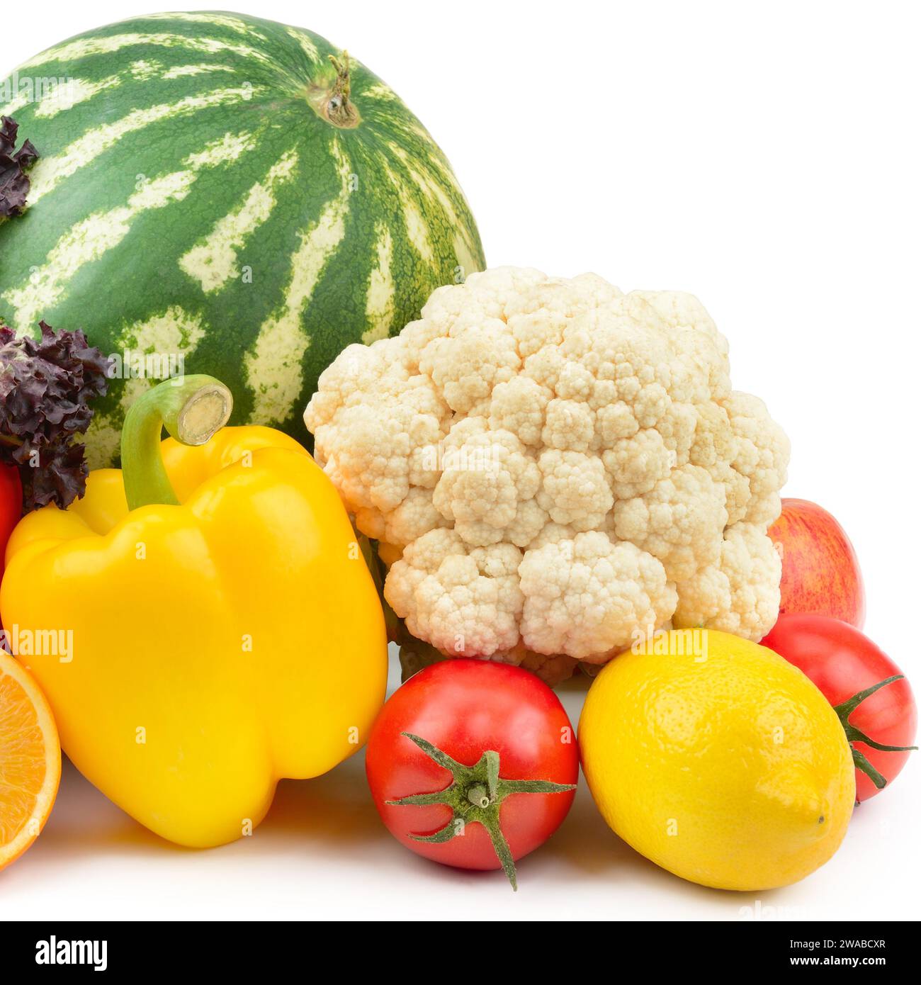 Fruits et légumes isolés sur fond blanc. Aliments biologiques. Banque D'Images