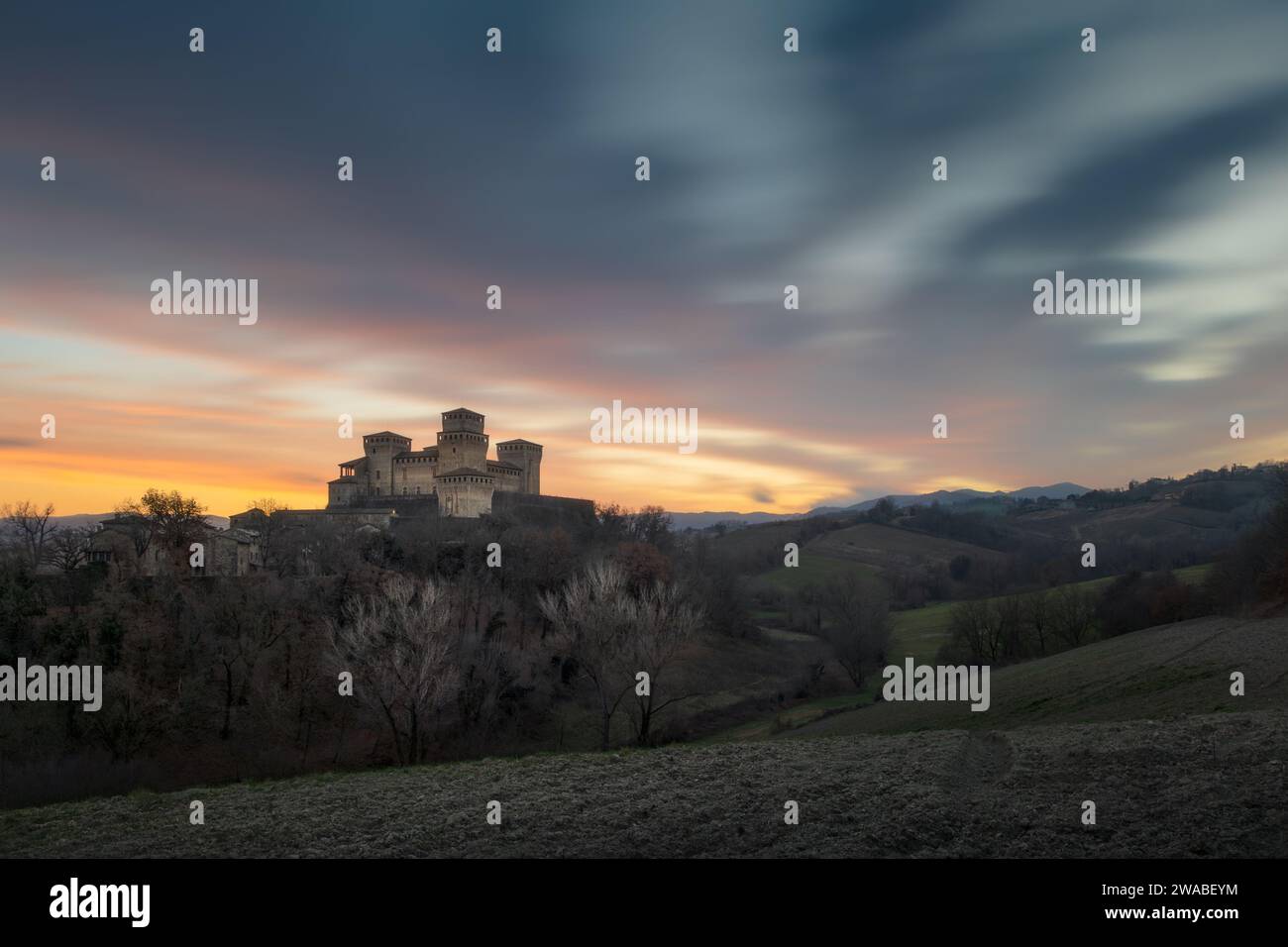 Longue exposition au coucher du soleil au château Banque D'Images