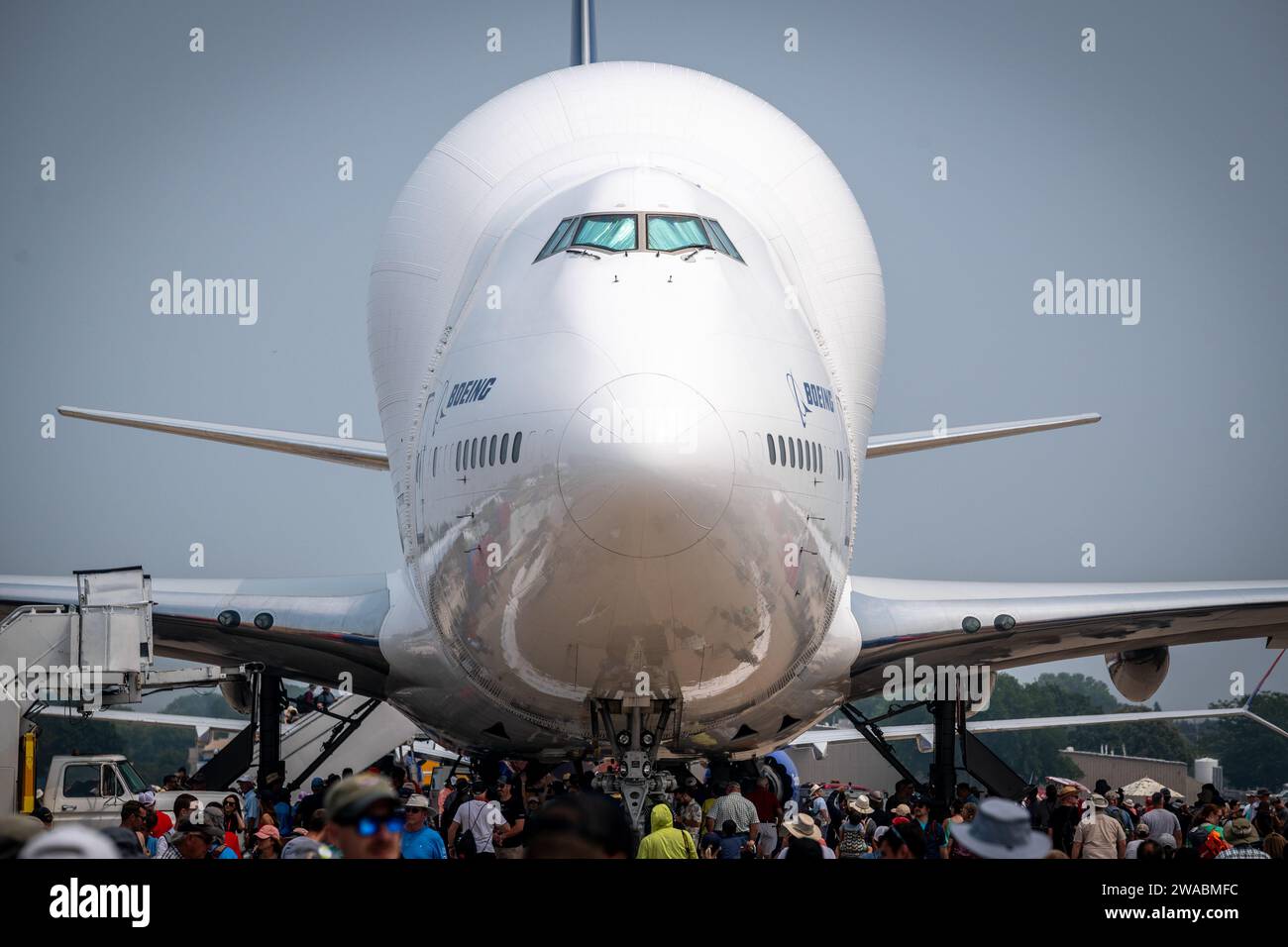 Boeing 747-400 large Cargo Freighter (LCF) Dreamlifter Oshkosh Banque D'Images