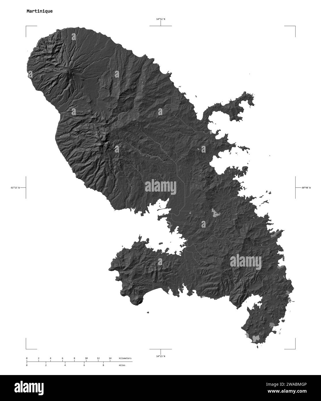 Forme d'une carte d'altitude à deux niveaux avec les lacs et rivières de la Martinique, avec échelle de distance et coordonnées de la frontière de la carte, isolé sur blanc Banque D'Images