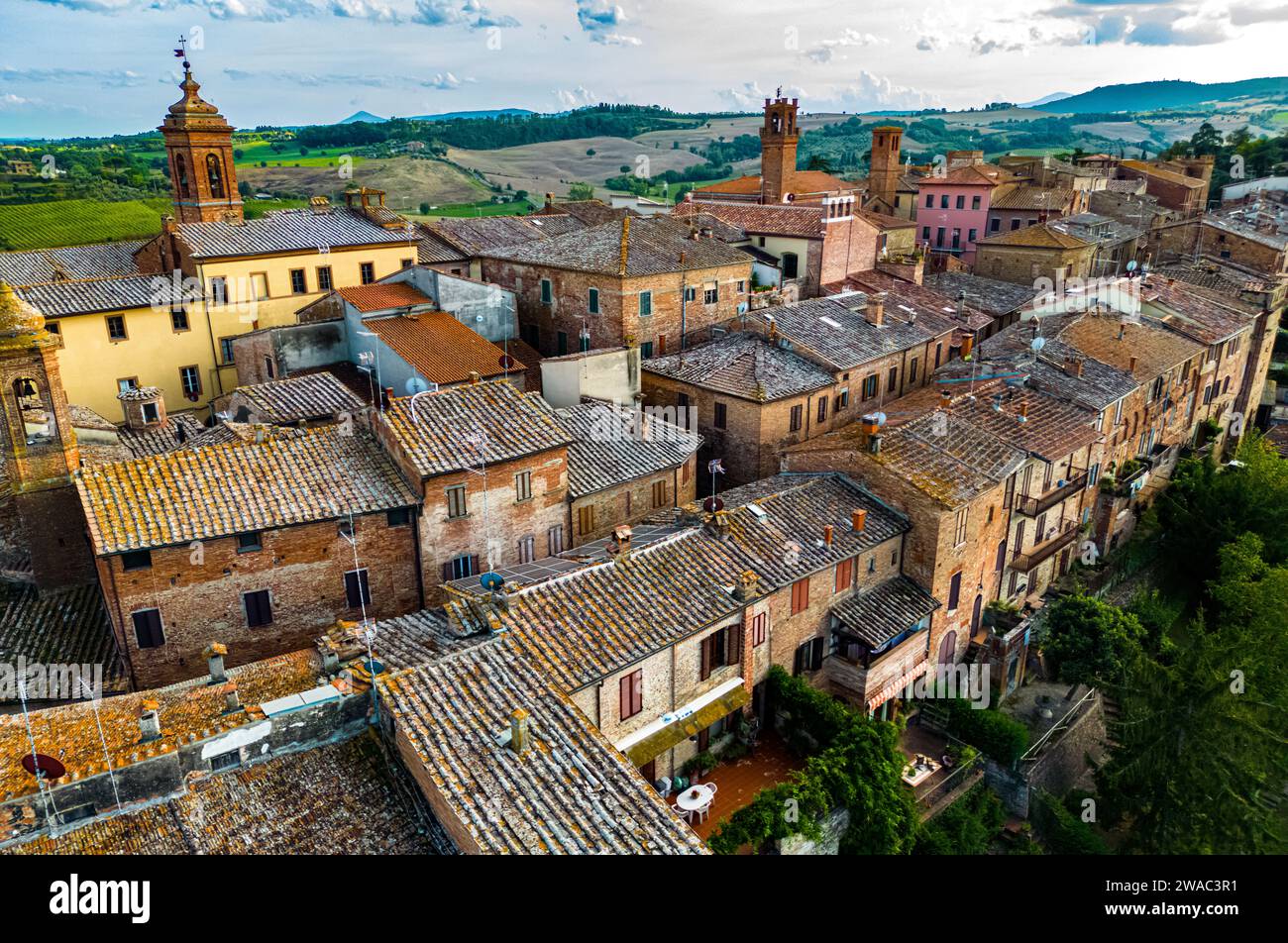 Vue aérienne de Torrita di Siena, une commune de la province de Sienne, Toscane, Italie Banque D'Images