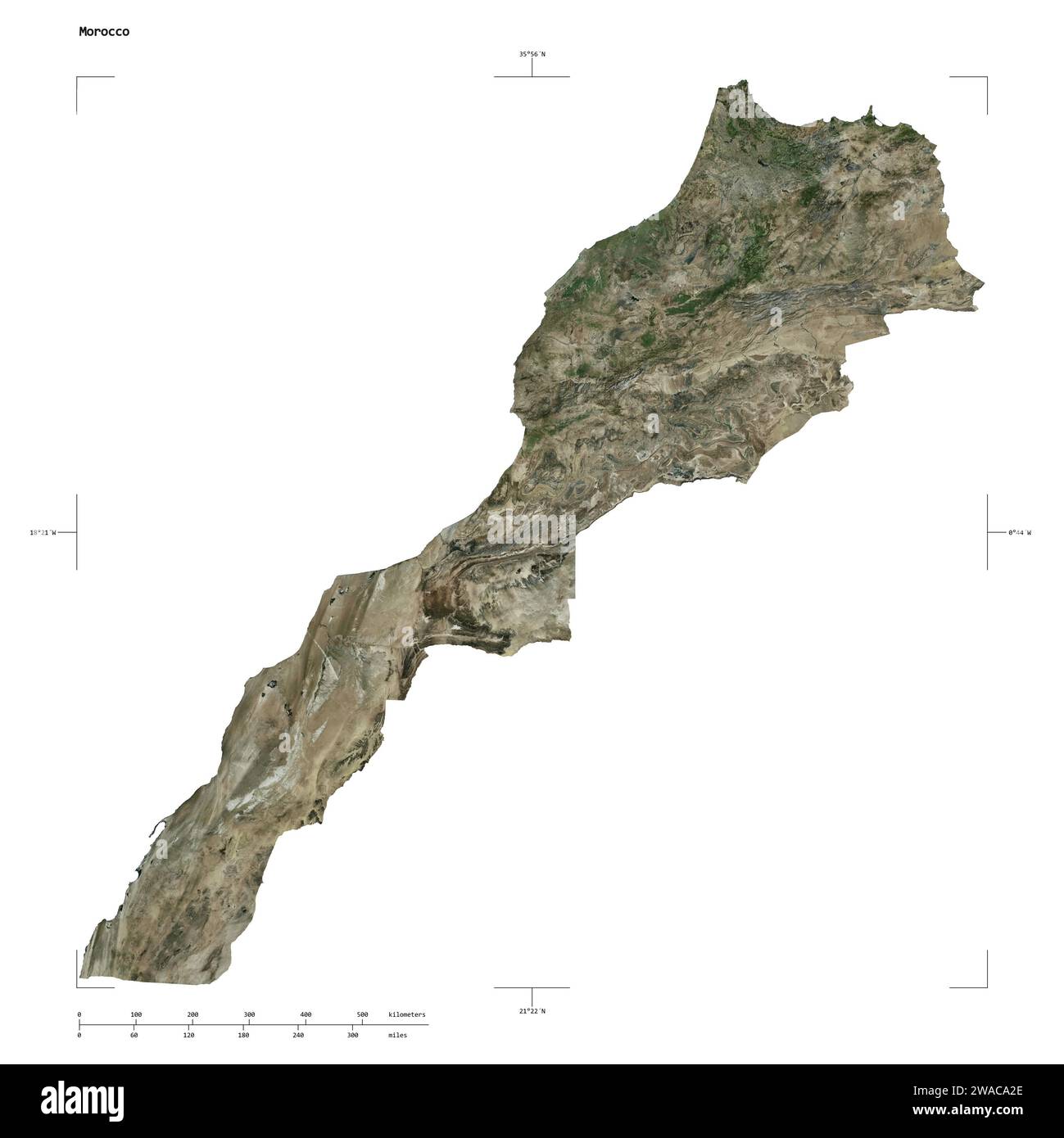 Forme d'une carte satellite à haute résolution du Maroc, avec échelle de distance et coordonnées de la frontière de la carte, isolé sur blanc Banque D'Images