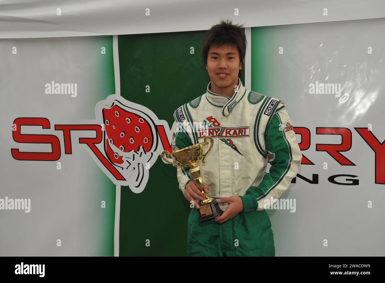 L'auteur-compositeur-interprète japonais Ren Nagabuchi, l'ancien pilote de course qui est également connu sous le nom de REN. Banque D'Images