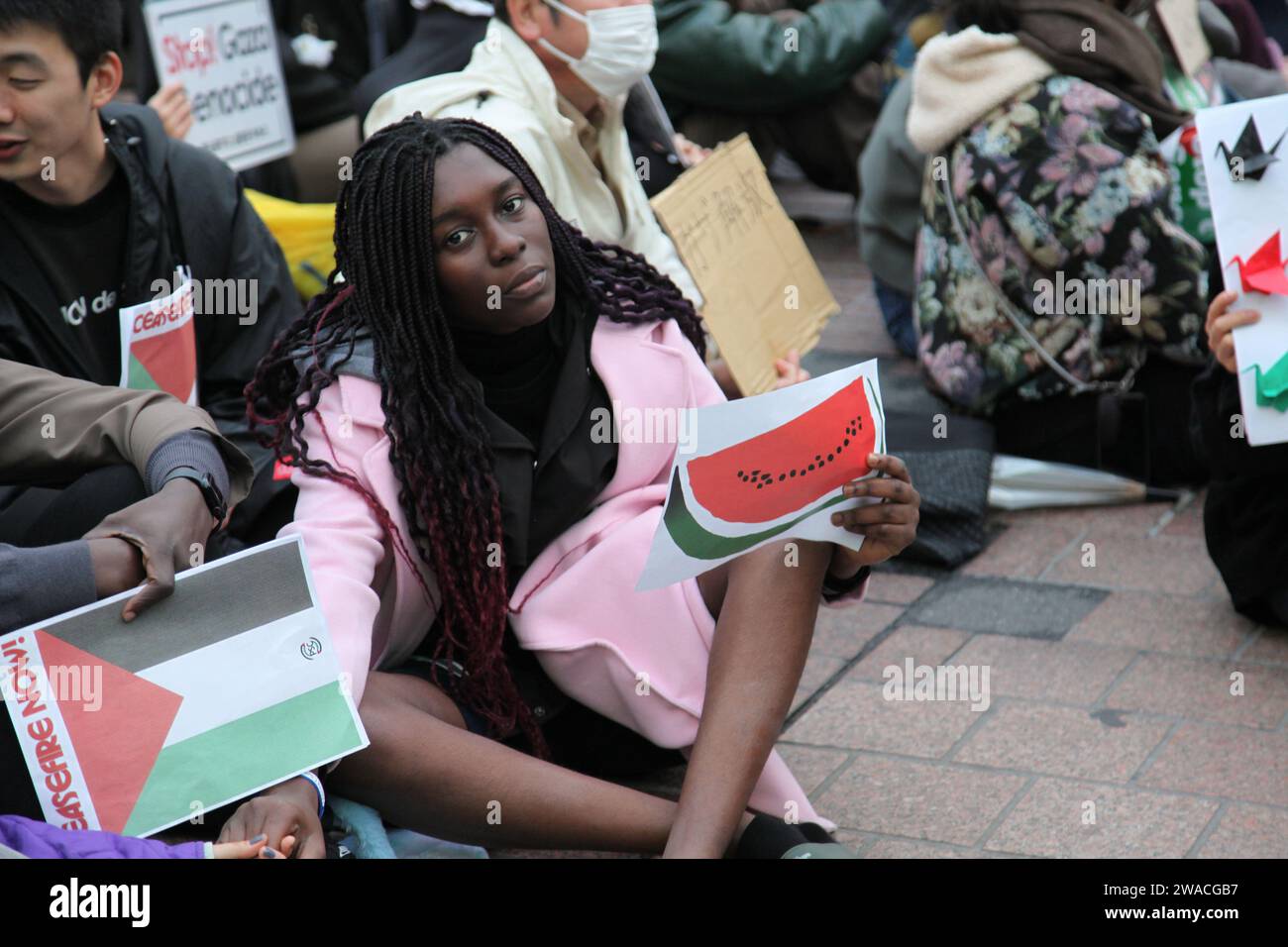 Rassemblement de protestation le 12 novembre 2023 à Shibuya, Tokyo, Japon, appelant à un cessez-le-feu pour sauver le peuple palestinien de Gaza. Banque D'Images