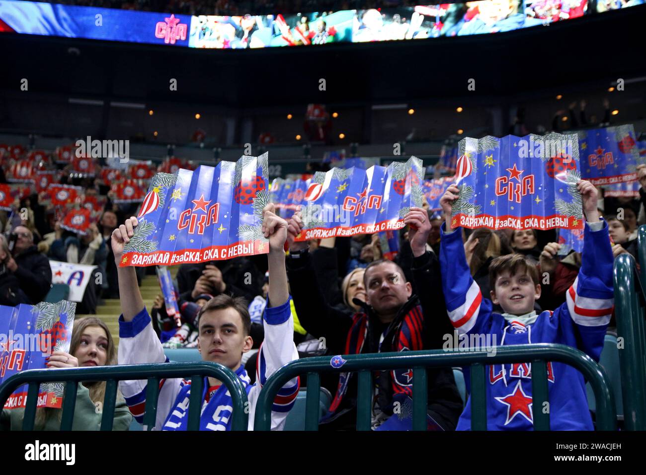 Saint-Pétersbourg, Russie. 03 janvier 2024. Fans vus lors de la Ligue de hockey Kontinental, saison régulière KHL 2023 - 2024 entre SKA Saint-Pétersbourg et Vityaz Moscou région au Palais des sports de glace. Score final ; SKA Saint-Pétersbourg 6:1 Vityaz région de Moscou. (Photo Maksim Konstantinov/SOPA Images/Sipa USA) crédit : SIPA USA/Alamy Live News Banque D'Images