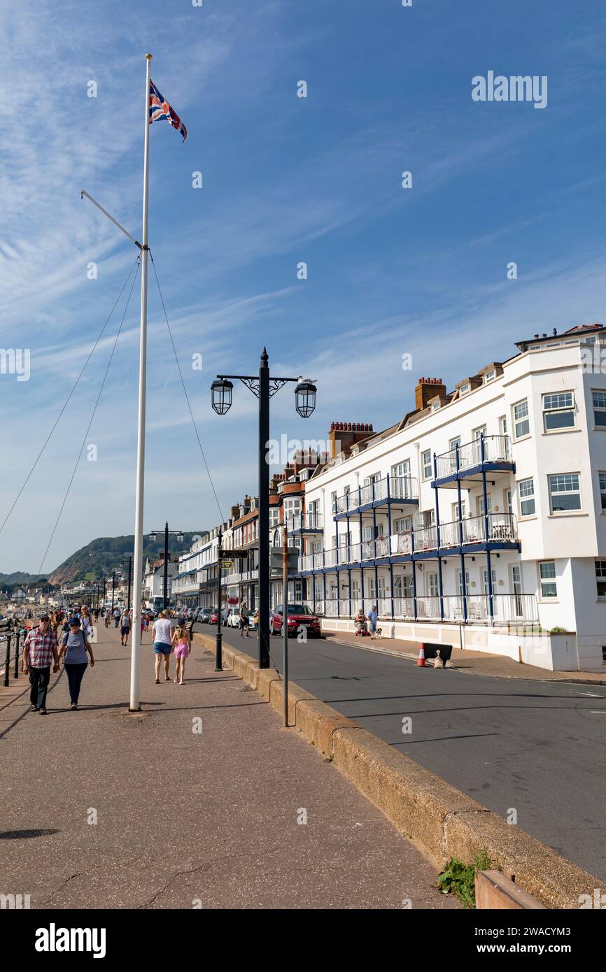 Centre-ville de Sidmouth et esplanade le jour chaud de septembre, architecture regency sur le front de mer, côte jurassique, Devon, Angleterre, Royaume-Uni, 2023 Banque D'Images