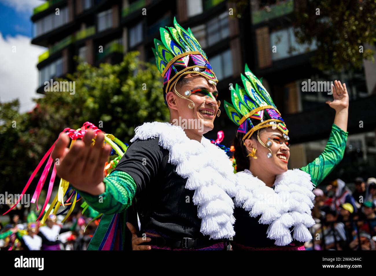 Pasto, Colombie. 03 janvier 2024. Lors du défilé artistique Canto a la Tierra du Carnaval de Negros y Blancos (Carnaval des Noirs et des blancs) à Pasto, Narino, Colombie, le 03 janvier 2024. Photo par : Camilo Erasso/long Visual Press crédit : long Visual Press/Alamy Live News Banque D'Images