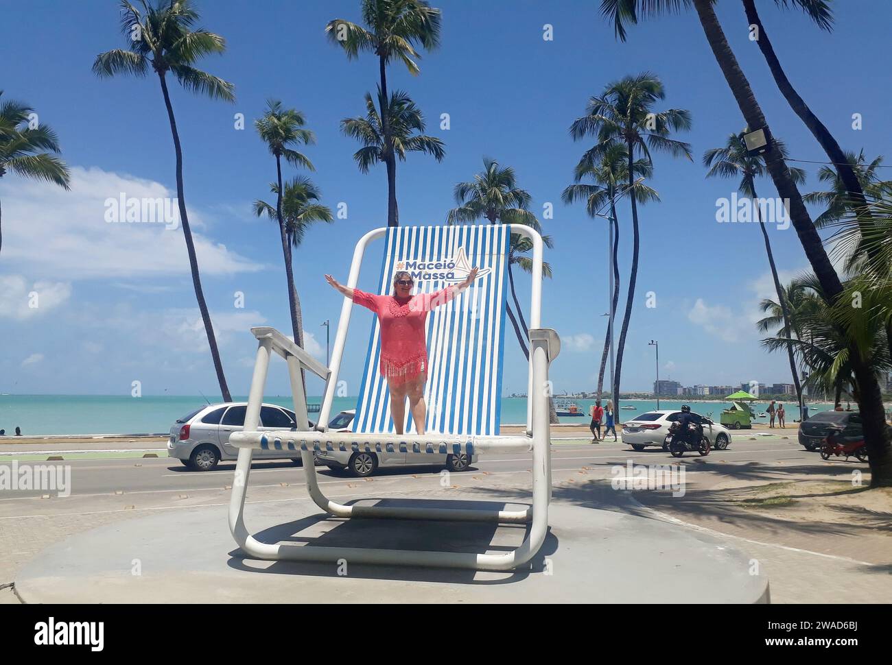 Maceió, Brésil, 5 octobre 2023. Site touristique : chaise géante, dans le quartier de Ponta Verde, dans la ville de Maceió, dans la région nord-est de Braz Banque D'Images