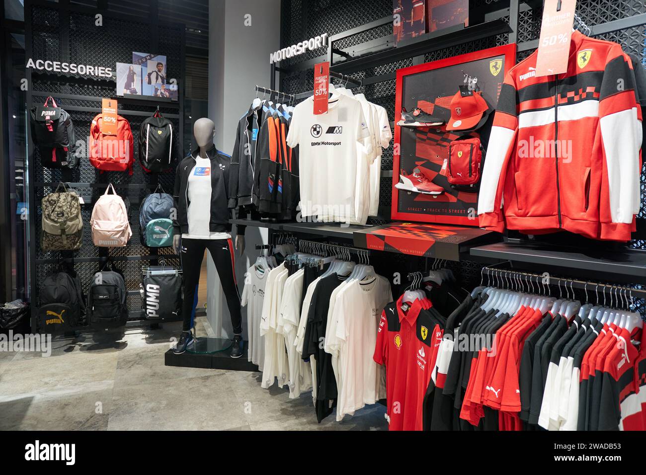 Puma shop modern interior Banque de photographies et d images a haute resolution Alamy