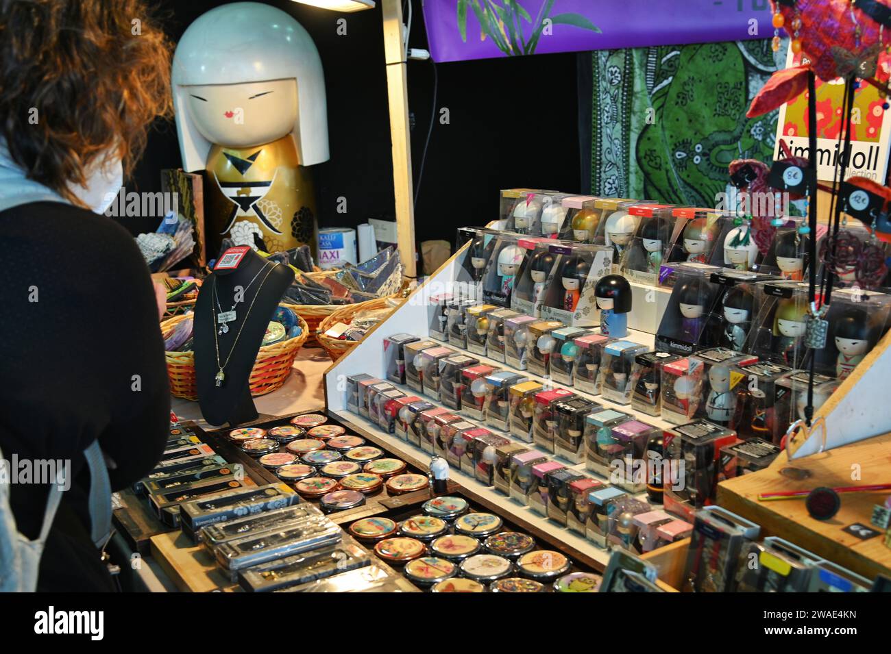 La collection Kimmidoll de poupées japonaises exposée à la foire orientale de Turin, Italie Banque D'Images