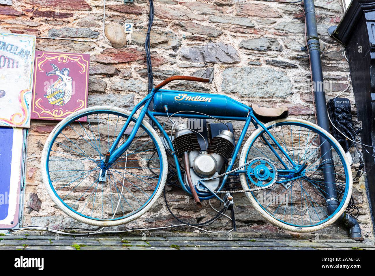 Moto indienne, moto indienne, vélo, moto, Indien, Lynmouth à Lynton et Lynmouth, Devon, Royaume-Uni, Angleterre, antiquités, affichage, pushbike, cycle, Banque D'Images