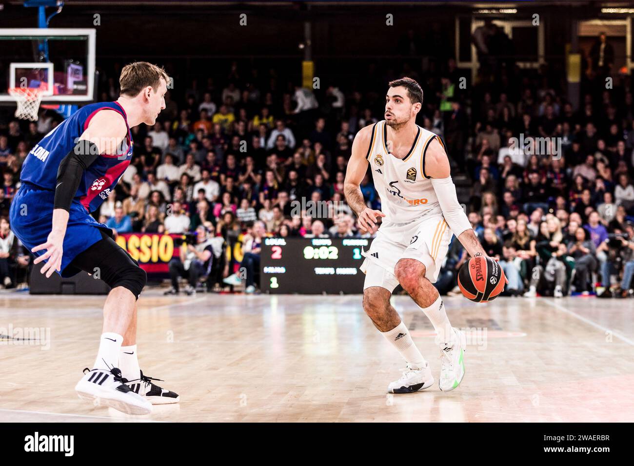 Barcelone, Espagne, le 3 janvier 2024, Alberto Abalde du Real Madrid lors du match de basket-ball Euroleague de Turkish Airlines entre le FC Barcelone et le Real Madrid le 3 janvier 2024 au Palau Blaugrana à Barcelone, Espagne Banque D'Images