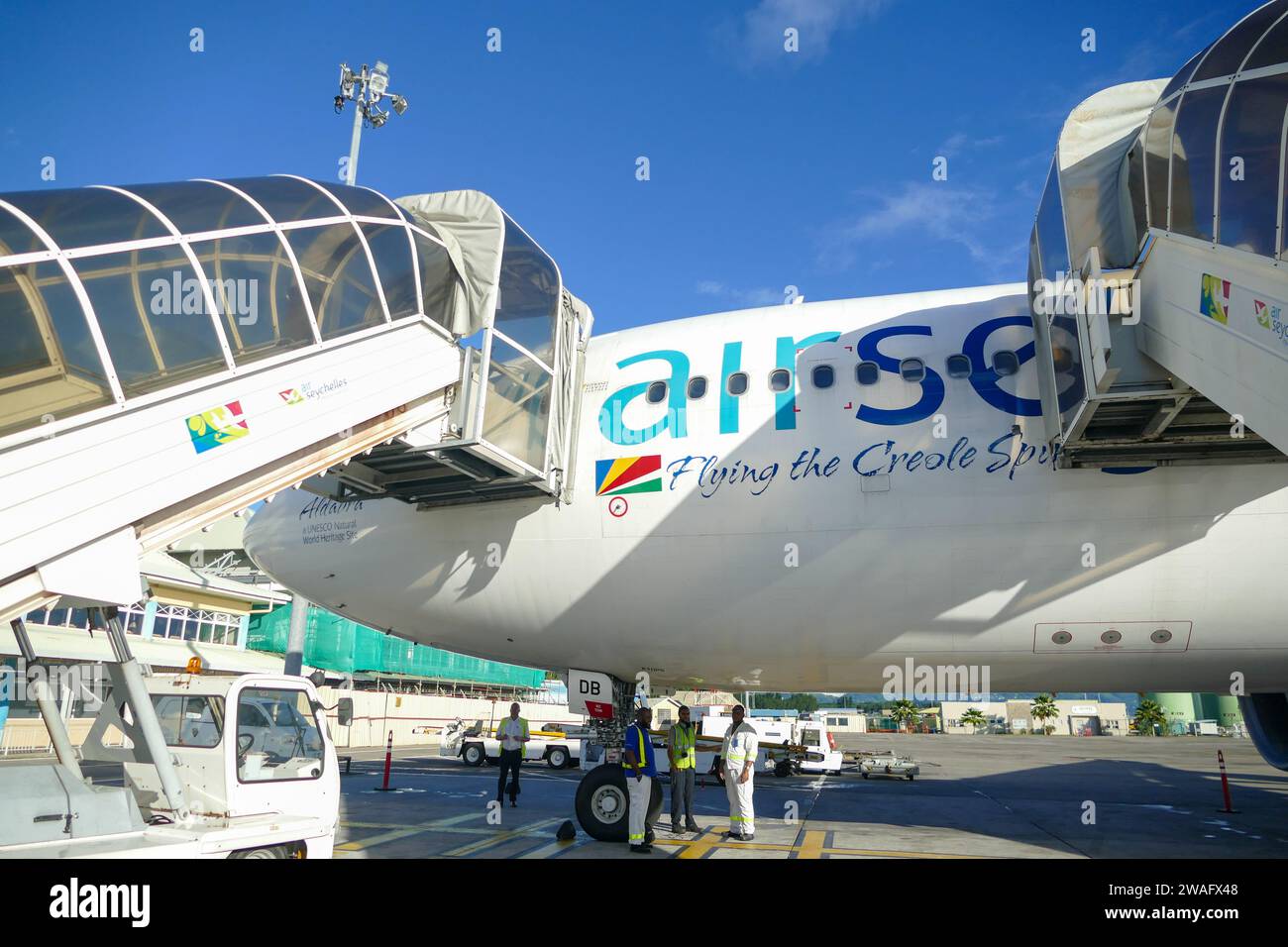 Mahé, Seychelles - avril 14 2017 : avion Air Seychelles à l'aéroport international des Seychelles sur l'île de Mahé Banque D'Images