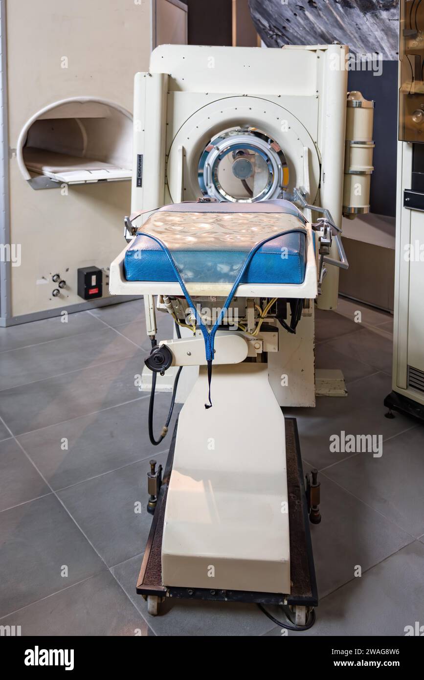 Londres, Royaume-Uni - 19 mai 2023 : EMI Brain scanner from 197, tomodensitométrie ou scanner, exposé au Science Museum of London, Angleterre, United Banque D'Images