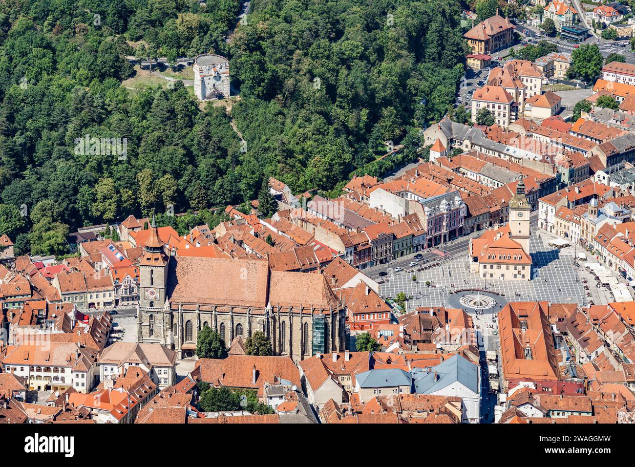 Vue aérienne depuis le mont Tampa avec la ville de Brasov, en Roumanie. Banque D'Images